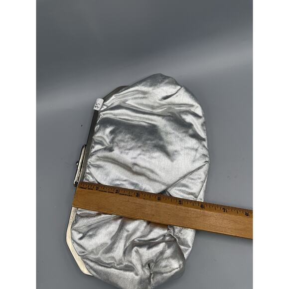 Vintage Silver Metallic Ruched Kiss Lock Clutch Purse Evening Bag ~ 11” - Picture 6 of 6